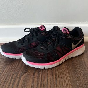 Nike Youth Tennis Shoes